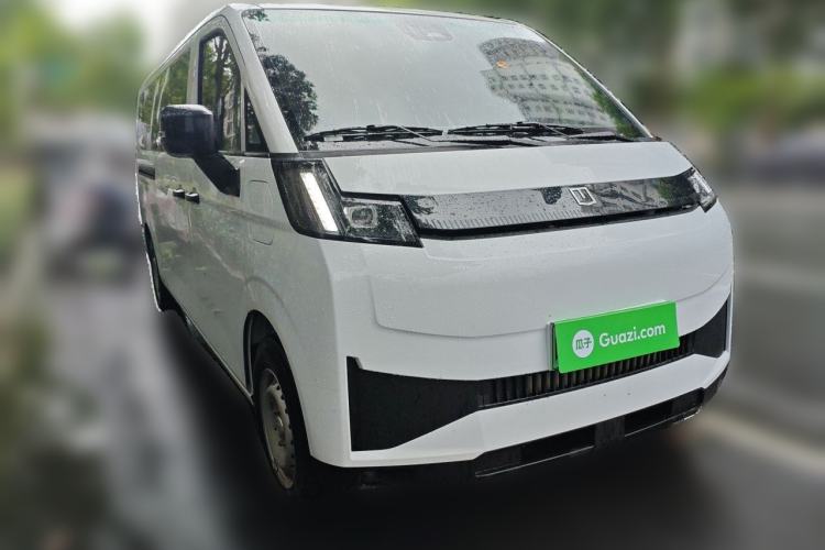 Used Farizon Xingxiang V 2026 Model V8E—Smart Function Edition 450km Front Right 45 Deg