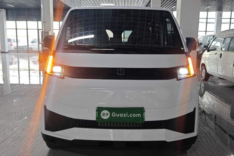 Used Farizon Xingxiang V 2026 Model V8E—Smart Function Edition 450km Front