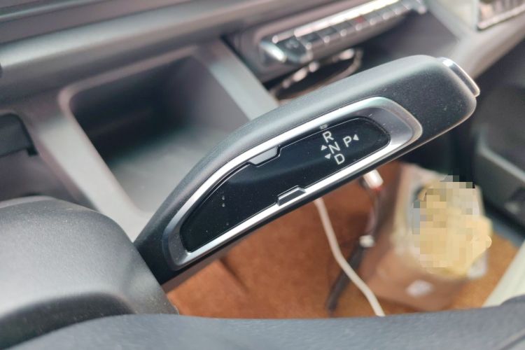Used Farizon Xingxiang V 2026 Model V8E—Smart Function Edition 450km Gear Lever