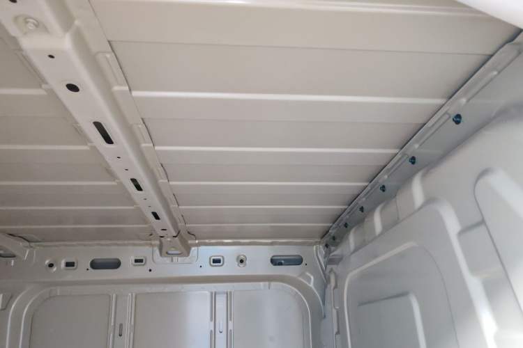 Used Farizon Xingxiang V 2026 Model, V8E—Smart Edition, 460km Headliner