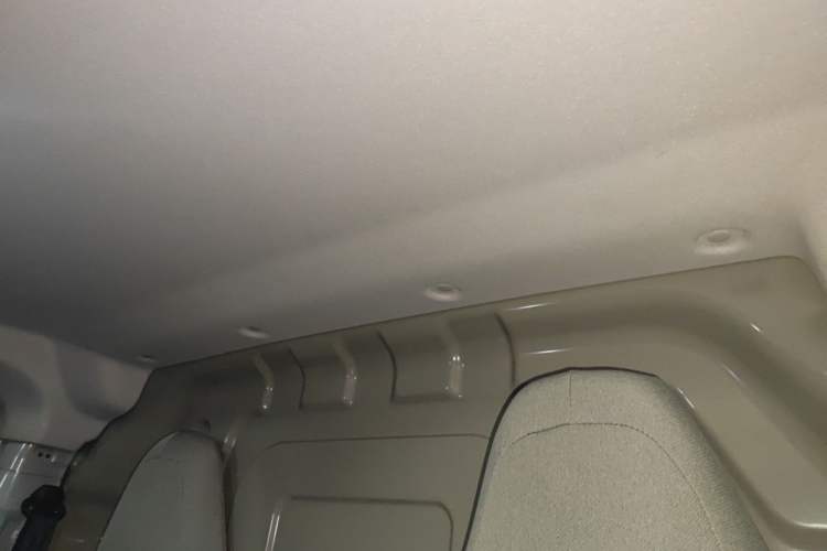 Used Farizon Xingxiang V 2026 Model, V8E—Smart Edition, 460km Headliner