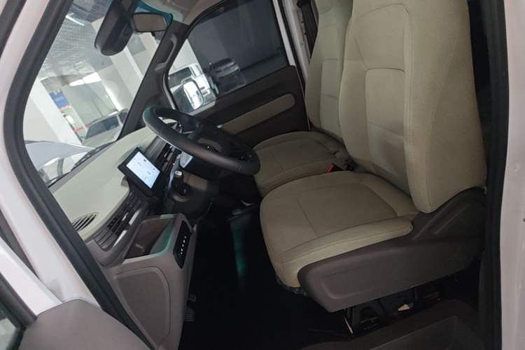 Used Farizon Xingxiang V 2026 Model V8E—Smart Function Edition 450km Left Front Seat