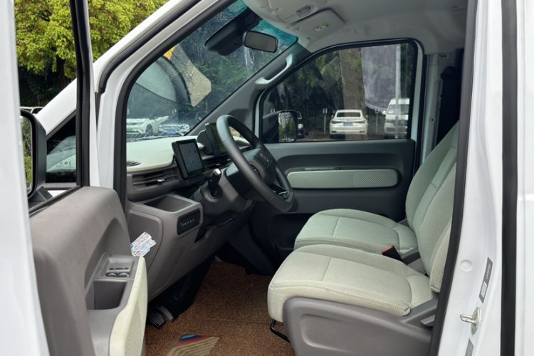 Used Farizon Xingxiang V 2026 Model V8E—Smart Function Edition 450km Left Front Seat