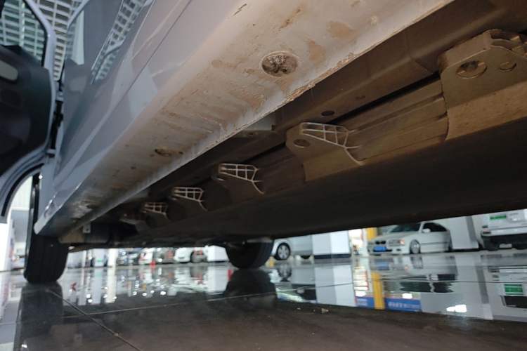 Used Farizon Xingxiang V 2026 Model V8E—Smart Function Edition 450km Left Side Sill