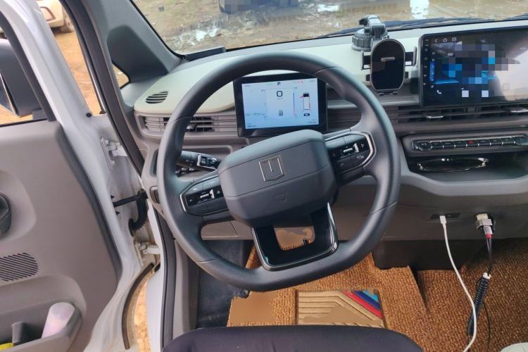 Used Farizon Xingxiang V 2026 Model V8E—Smart Function Edition 450km Steering Wheel