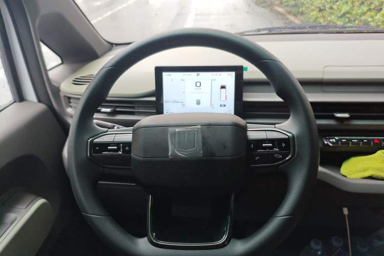 Used Farizon Xingxiang V 2026 Model V8E—Smart Function Edition 450km Steering Wheel