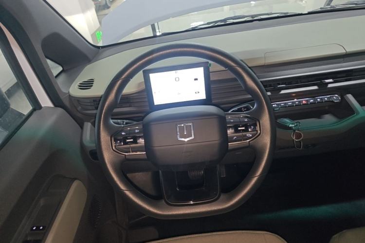 Used Farizon Xingxiang V 2026 Model V8E—Smart Function Edition 450km Steering Wheel