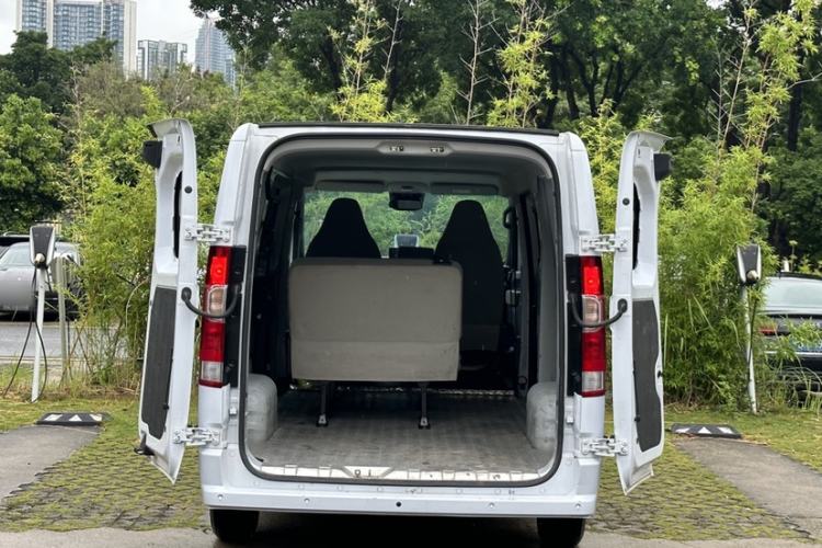 Used Farizon Xingxiang V 2026 Model V8E—Smart Function Edition 450km Trunk