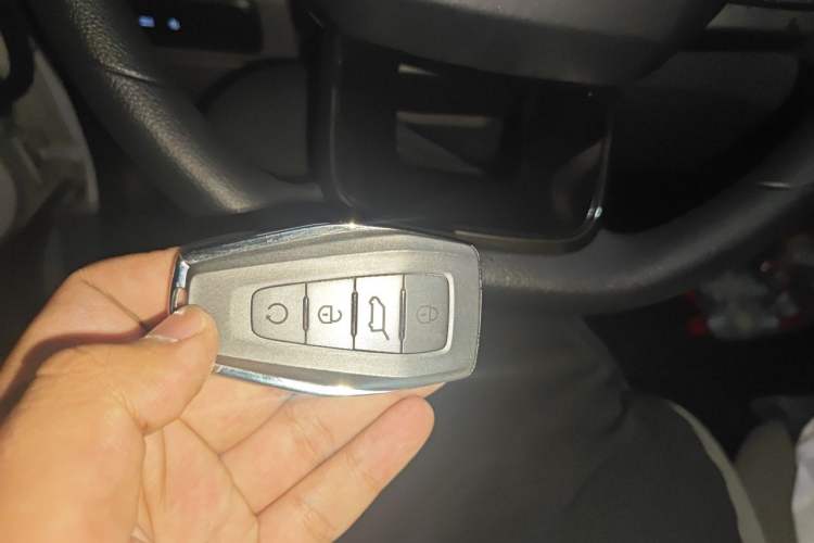 Used Farizon Xingxiang V 2026 Model, V8E—Smart Edition, 460km Vehicle Key