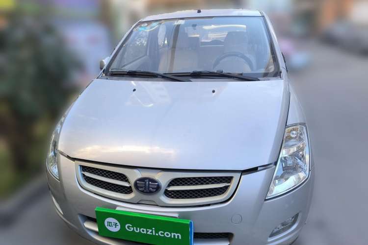 Used FAW 2012 CROSS 1.3L Manual Luxury Model Front