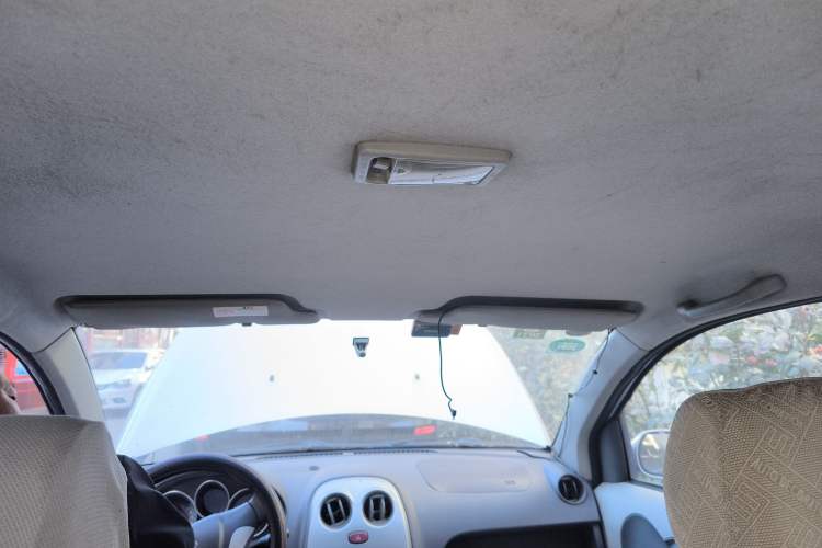 Used FAW 2012 CROSS 1.3L Manual Luxury Model Headliner