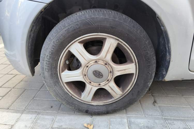 Used FAW 2012 CROSS 1.3L Manual Luxury Model Right Front Wheel Hub