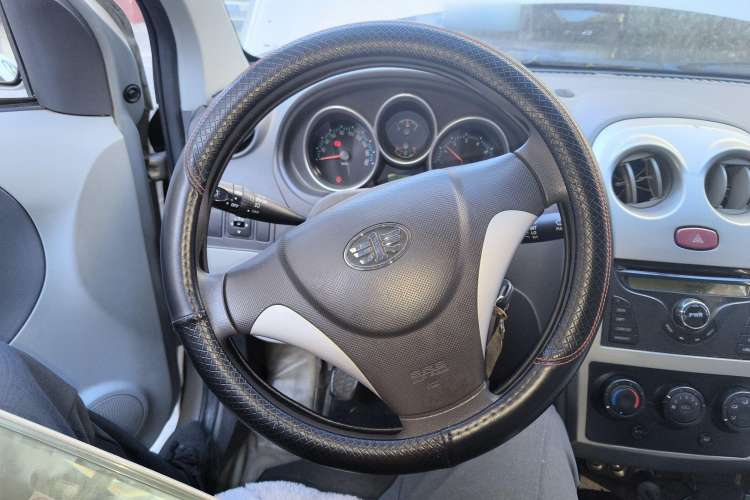 Used FAW 2012 CROSS 1.3L Manual Luxury Model Steering Wheel