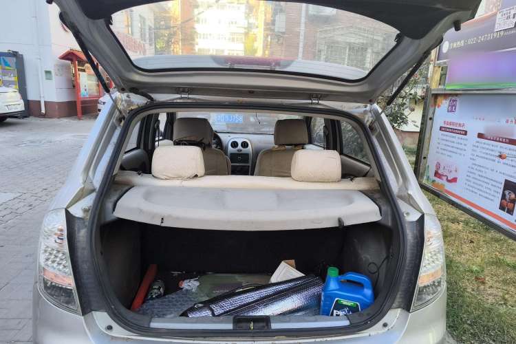 Used FAW 2012 CROSS 1.3L Manual Luxury Model Trunk