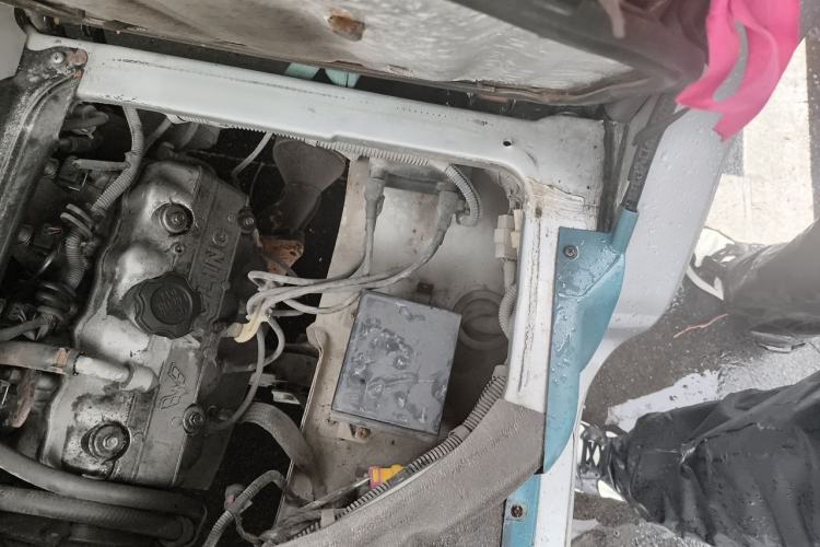 Used FAW Jiabao V52 2011 1.0L Practical Version LJ465QE1 Engine Bay Left