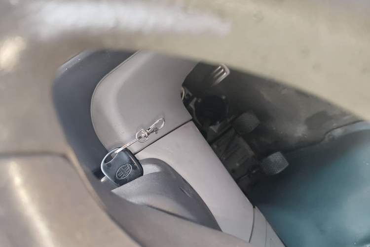 Used FAW Jiabao V52 2011 1.0L Practical Version LJ465QE1 Vehicle Key