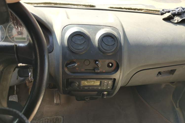 Used FAW Jiabao V52 2011 1.0L Practical Version LJ465QE1 Audio And AC Panel
