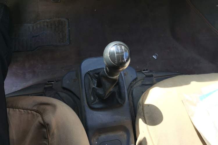 Used FAW Jiabao V52 2011 1.0L Practical Version LJ465QE1 Gear Lever