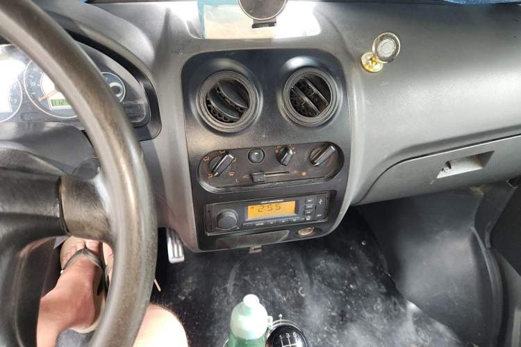 Used FAW Jiabao V52 2011 1.0L Practical Version LJ465QE1 Audio And AC Panel