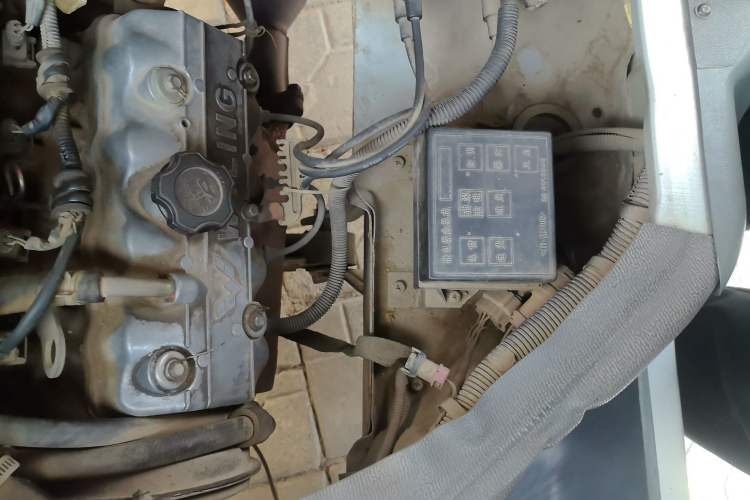 Used FAW Jiabao V52 2011 1.0L Practical Version LJ465QE1 Engine Bay Left
