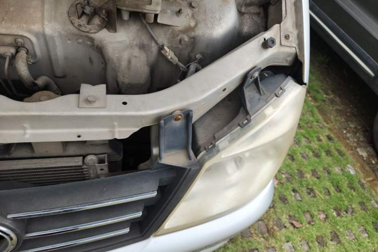 Used FAW Jiabao V52 2011 1.0L Practical Version LJ465QE1 Engine Bay Left
