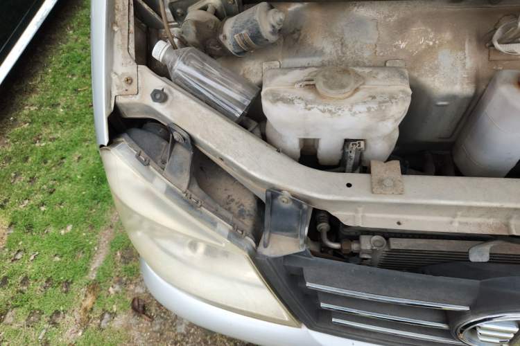 Used FAW Jiabao V52 2011 1.0L Practical Version LJ465QE1 Engine Bay Right