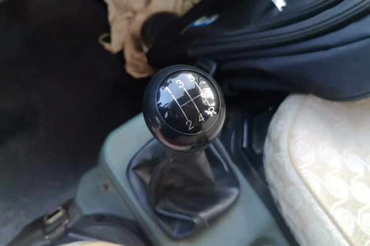 Used FAW Jiabao V52 2011 1.0L Practical Version LJ465QE1 Gear Lever
