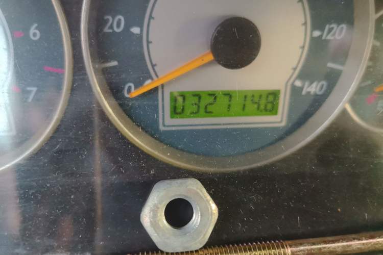 Used FAW Jiabao V52 2011 1.0L Practical Version LJ465QE1 Odometer Close Up