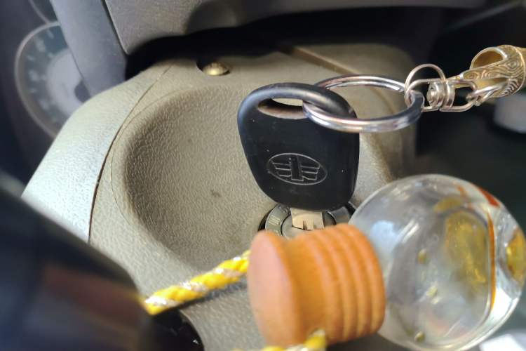 Used FAW Jiabao V52 2011 1.0L Practical Version LJ465QE1 Vehicle Key