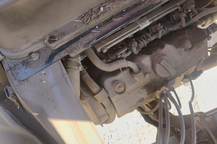 Used FAW Jiabao V70 2011 1.0L Standard Edition DA465QA Engine Bay Right