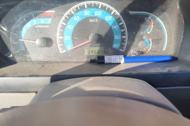 Used FAW Jiabao V70 2011 1.0L Standard Edition DA465QA Odometer Close Up