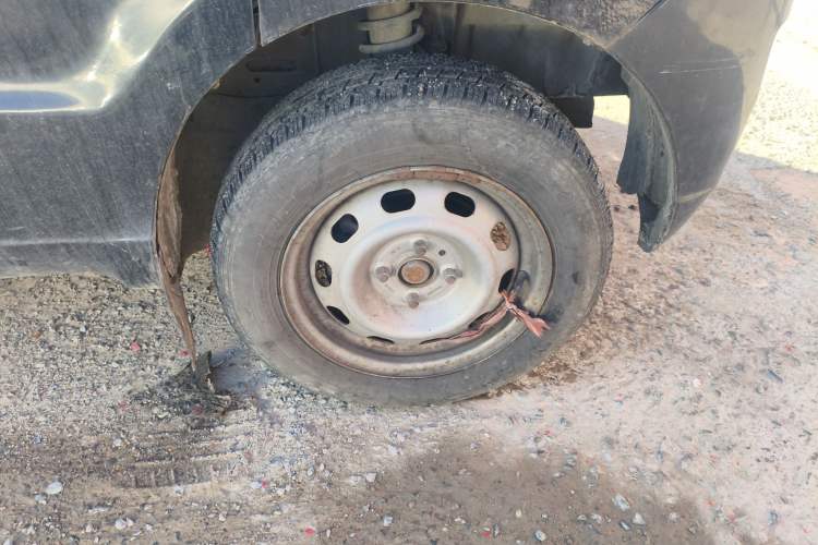 Used FAW Jiabao V70 2011 1.0L Standard Edition DA465QA Right Front Wheel Hub
