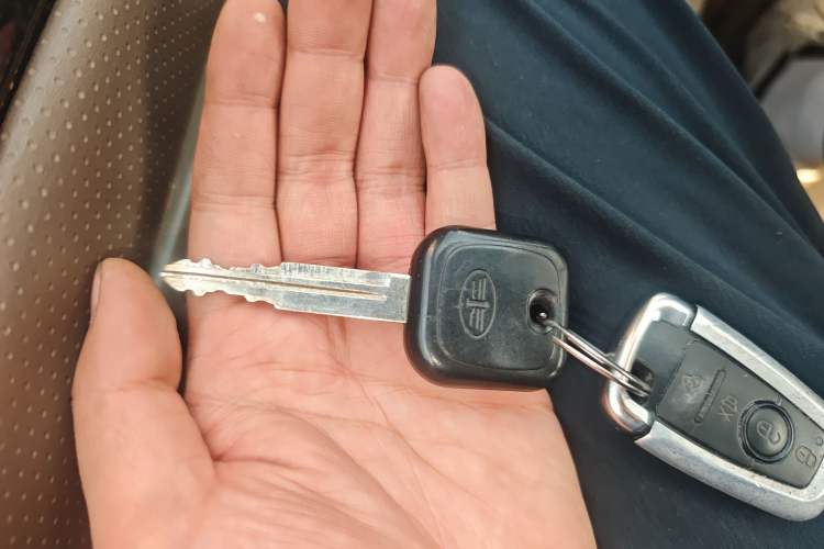 Used FAW Jiabao V70 2011 1.0L Standard Edition DA465QA Vehicle Key