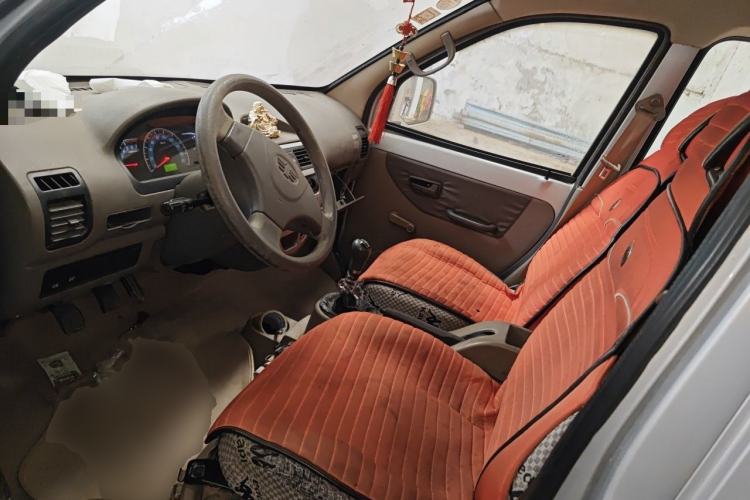 Used FAW Jiabao V70 2011 1.0L Standard Edition DA465QA Left Front Seat