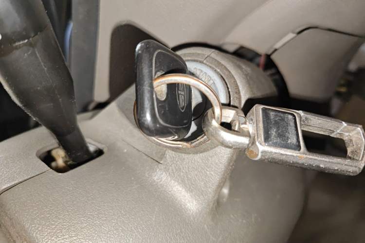 Used FAW Jiabao V70 2011 1.0L Standard Edition DA465QA Vehicle Key
