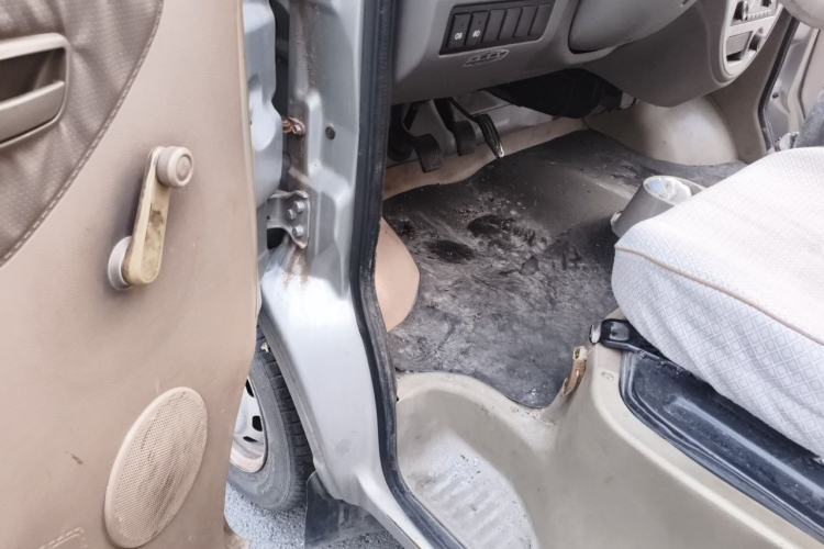 Used FAW Jiabao V70 2011 1.0L Standard Edition DA465QA Driver Seat