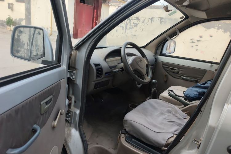 Used FAW Jiabao V70 2011 1.0L Standard Edition DA465QA Driver Seat