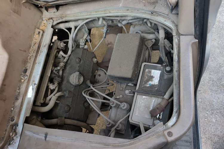 Used FAW Jiabao V70 2011 1.0L Standard Edition DA465QA Engine Bay Left