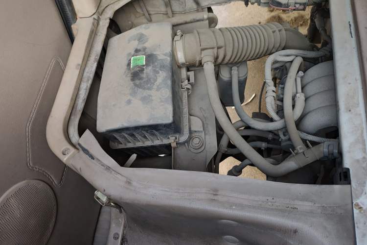 Used FAW Jiabao V70 2011 1.0L Standard Edition DA465QA Engine Bay Right