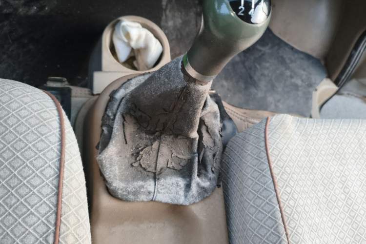 Used FAW Jiabao V70 2011 1.0L Standard Edition DA465QA Gear Lever