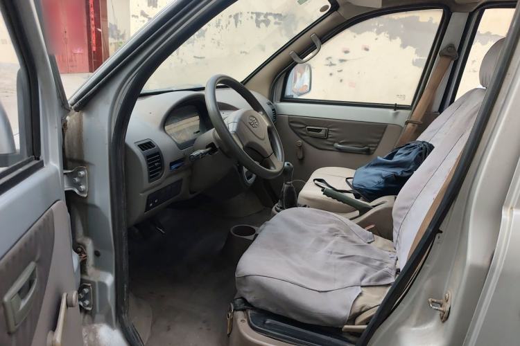 Used FAW Jiabao V70 2011 1.0L Standard Edition DA465QA Left Front Seat