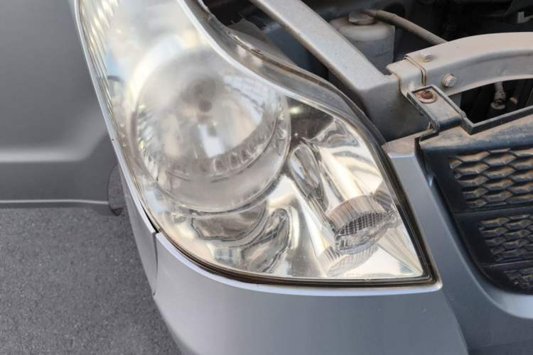 Used FAW Jiabao V70 2011 1.0L Standard Edition DA465QA Right Front Headlight