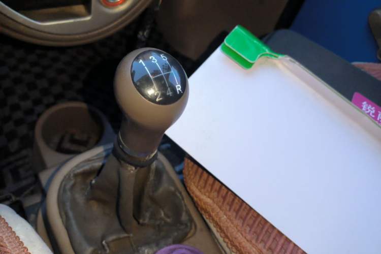 Used FAW Jiabao V70 II 2012 1.0L Standard Version Gear Lever