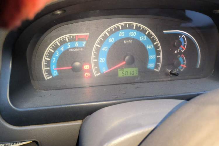 Used FAW Jiabao V70 II 2012 1.0L Standard Version Odometer Close Up