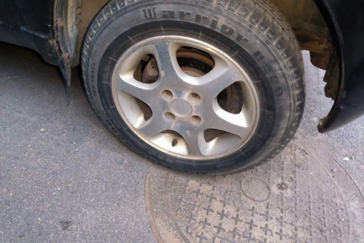 Used FAW Jiabao V70 II 2012 1.0L Standard Version Right Front Wheel Hub