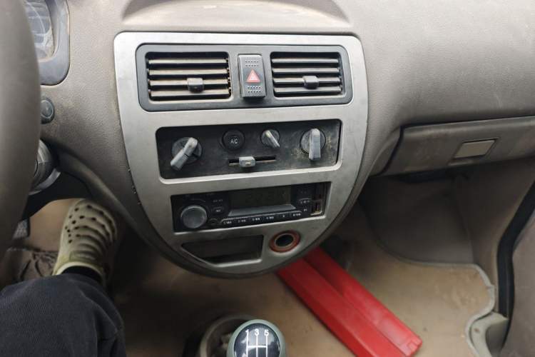 Used FAW Jiabao V70 II 2012 1.0L Standard Version Audio And AC Panel