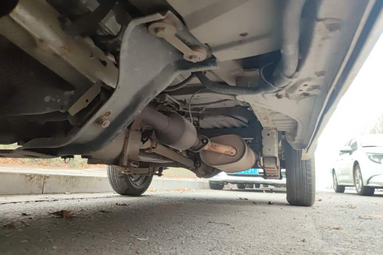 Used FAW Jiabao V70 II 2012 1.0L Standard Version Chassis Front Left