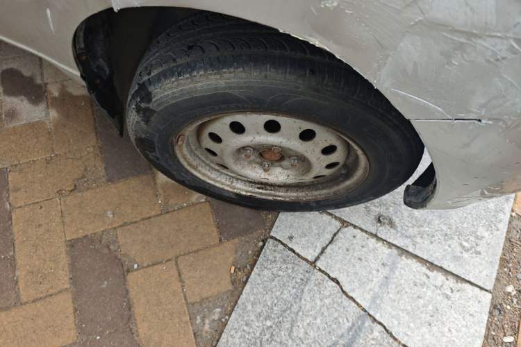 Used FAW Jiabao V70 II 2012 1.0L Standard Version Right Front Wheel Hub