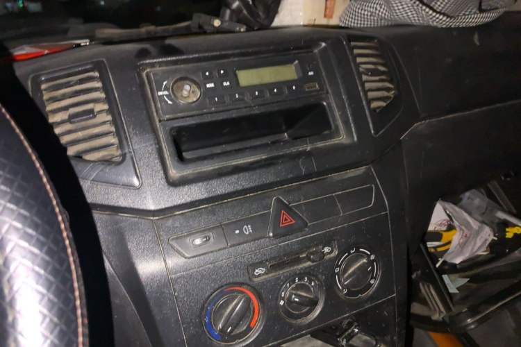Used FAW Jiabao V75 2015 1.0L Standard Version DAM10AR Audio And AC Panel