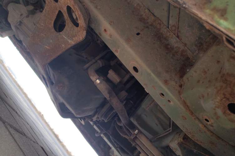 Used FAW Jiabao V75 2015 1.0L Standard Version DAM10AR Chassis Front Right
